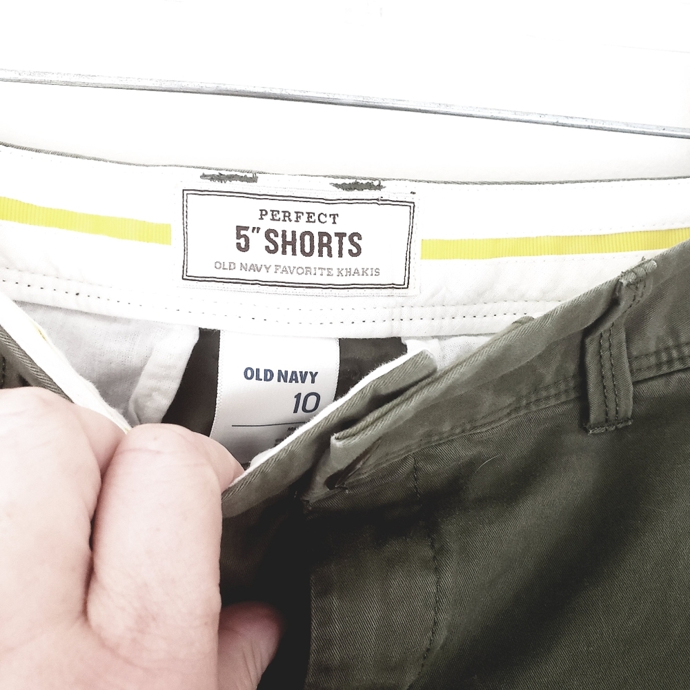 Old Navy Olive Green Shorts Chino Size 10 5" Cuffed Khaki Shorts - Picture 4 of 7